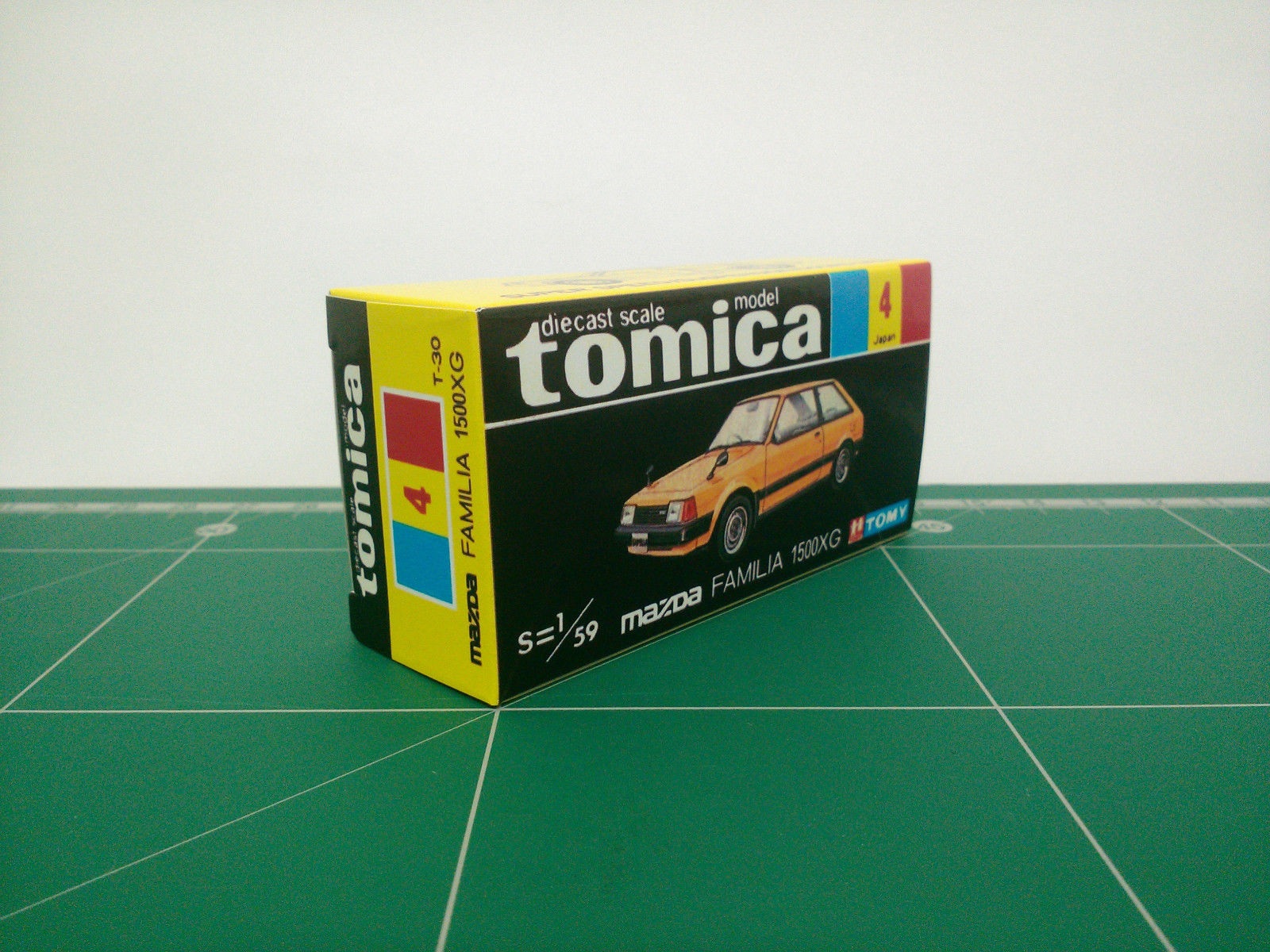 กล่องพิมพ์ Reproduction Box สำหรับ Tomica Black Box No.4 Mazda Familia 1500XG (กล่องเปล่า, ไม่มีรถ)
