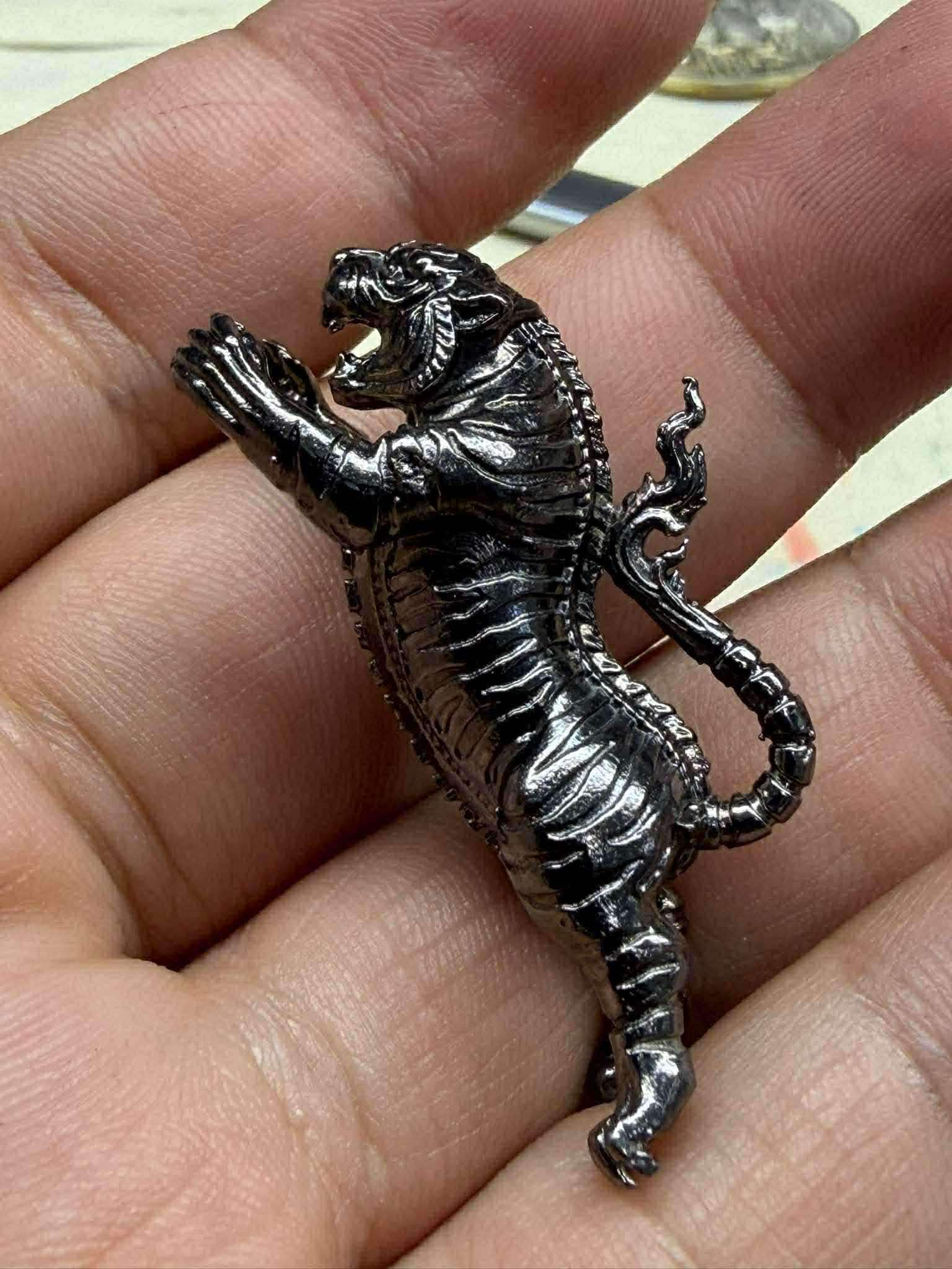 พระอาจารย์ประสูติ วัดในเตา รุ่น ๕แชะ (สายเหนียว)