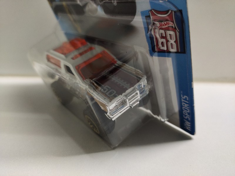 Hot Wheels HW Sports: Chevy Blazer 4x4 # 6/10