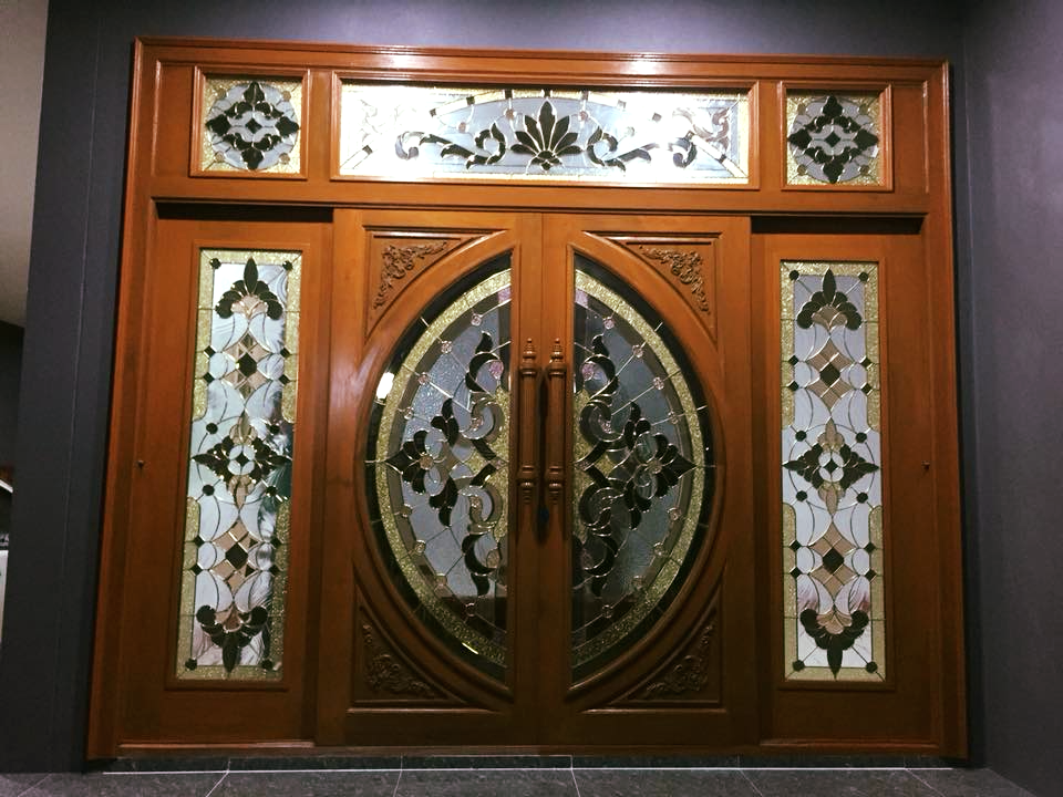 ประตูไม้สัก