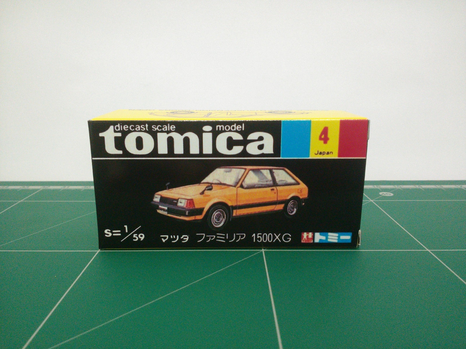 กล่องพิมพ์ Reproduction Box สำหรับ Tomica Black Box No.4 Mazda Familia 1500XG (กล่องเปล่า, ไม่มีรถ)