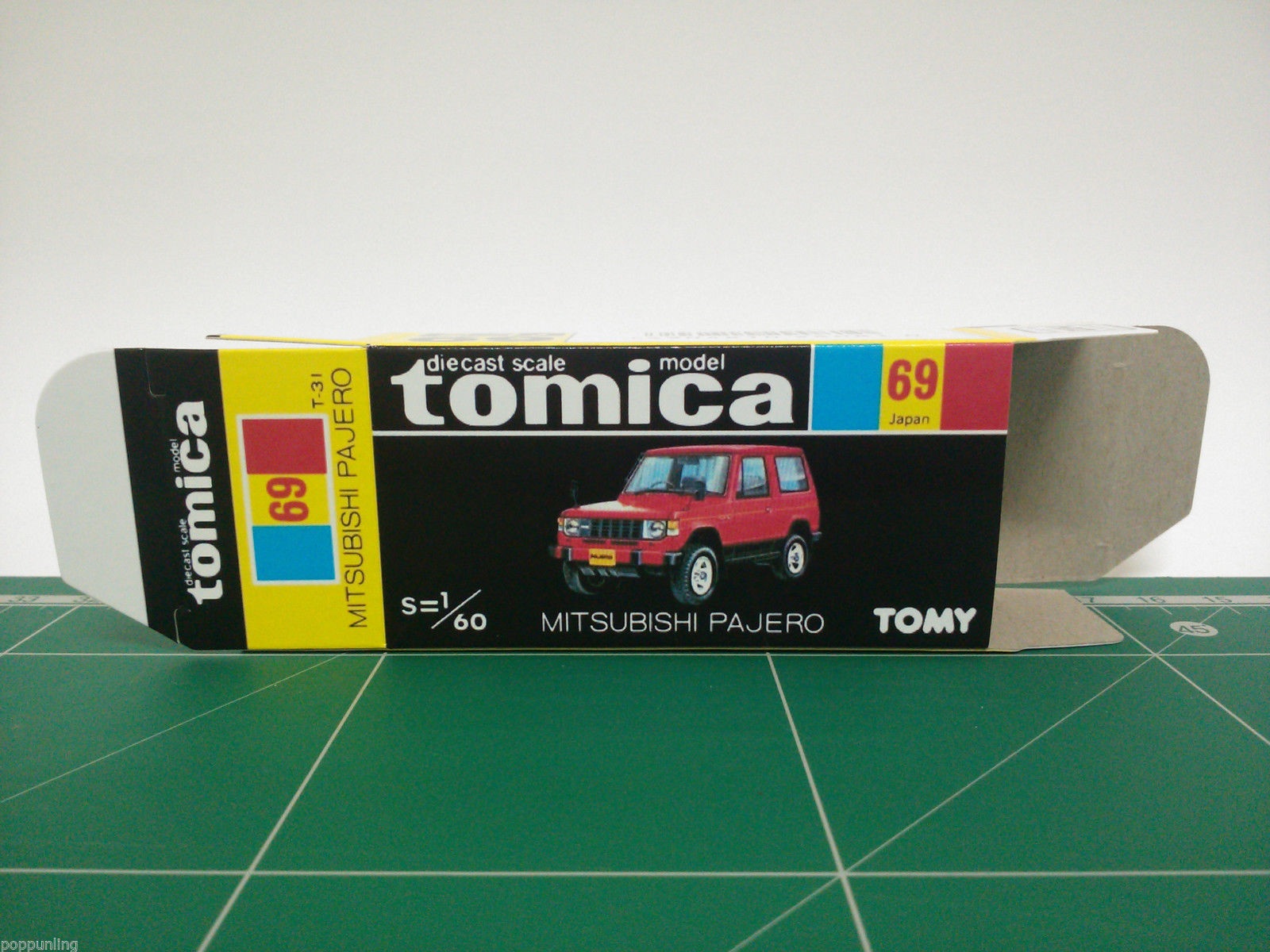 กล่องพิมพ์ Reproduction Box สำหรับ Tomica Black Box No.69 Mitsubishi Pajero (กล่องเปล่า, ไม่มีรถ)