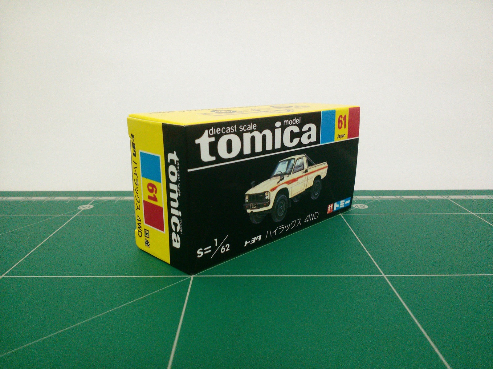 กล่องพิมพ์ Reproduction Box สำหรับ Tomica Black Box No.61 Toyota Hilux 4WD (กล่องเปล่า, ไม่มีรถ)