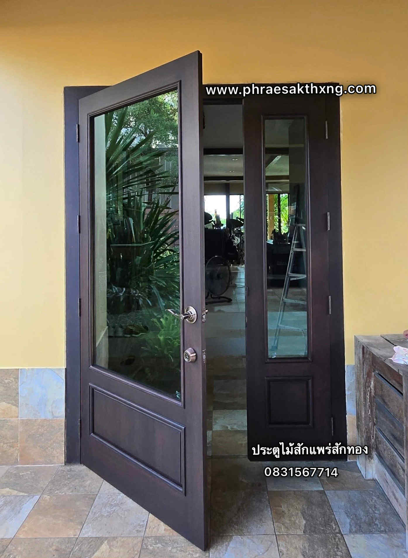 ประตูไม้สักโมเดิร์น