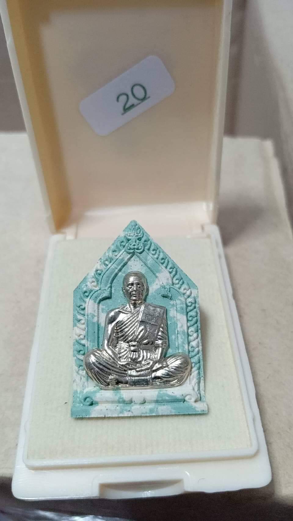 พระผงรูปเหมือน พิมพ์ห้าเหลี่ยม รุ่น ทองเหนือดวง หลวงพ่อทอง วัดบ้านไร่ ปี 2565 (พร้อมส่ง ยกลังซีนเดิม ของเเถมครบ)