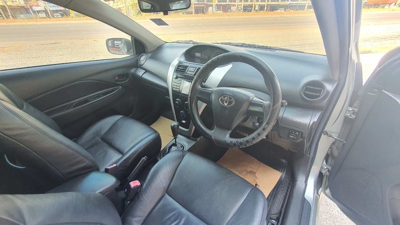 TOYOTA VIOS 1.5 ES A/T 2010