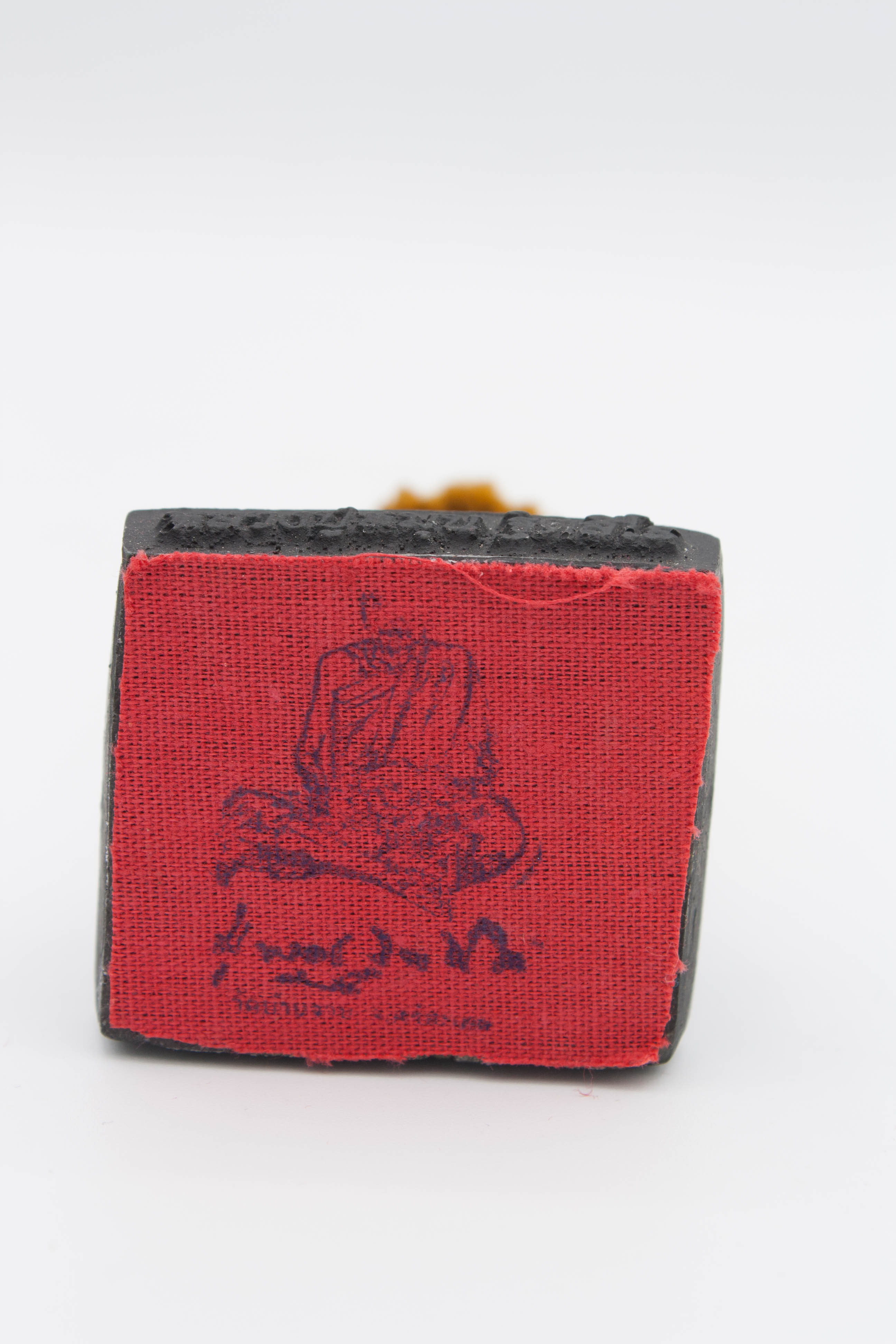 พระบูชา หลวงปู่หมุน ขนาด 1.5 นิ้ว รุ่นชนะมาร 2559 เนื้อแร่เหล็กน้ำพี้ สีดำ