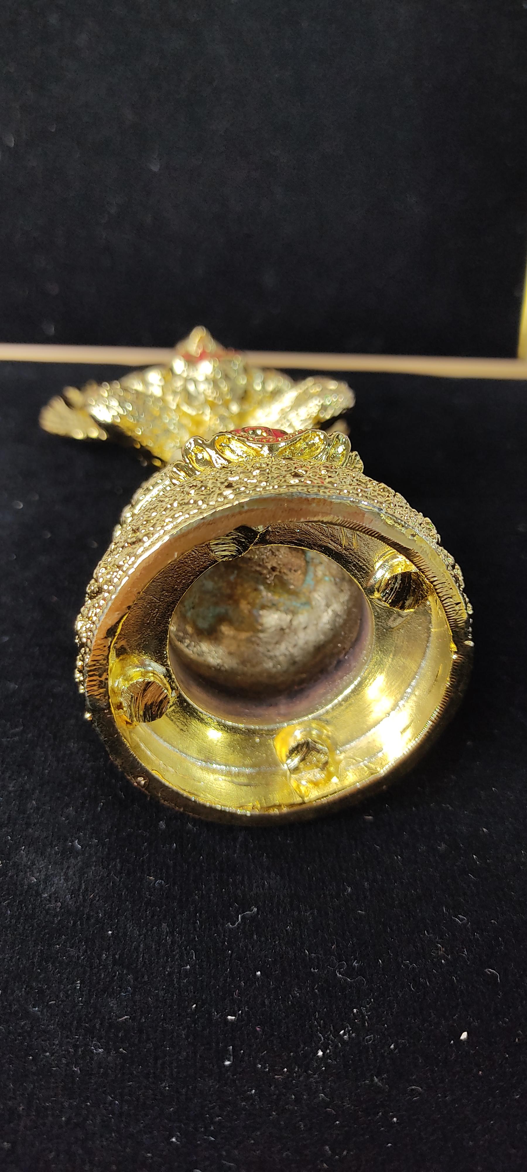 พญาครุฑรุ่นเหยียบเงินเหยียบทอง ขนาด 5.5 นิ้ว