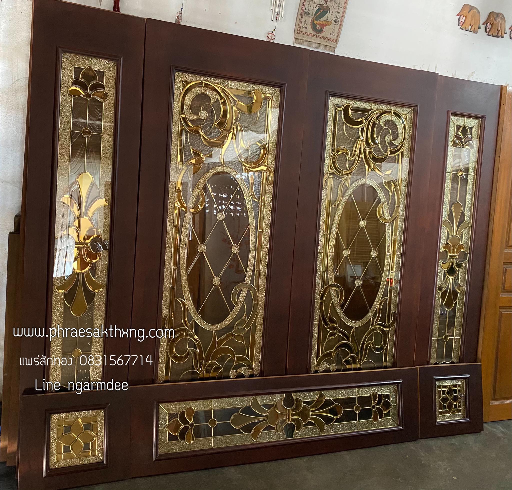 ประตูไม้สักกระจกนิรภัย