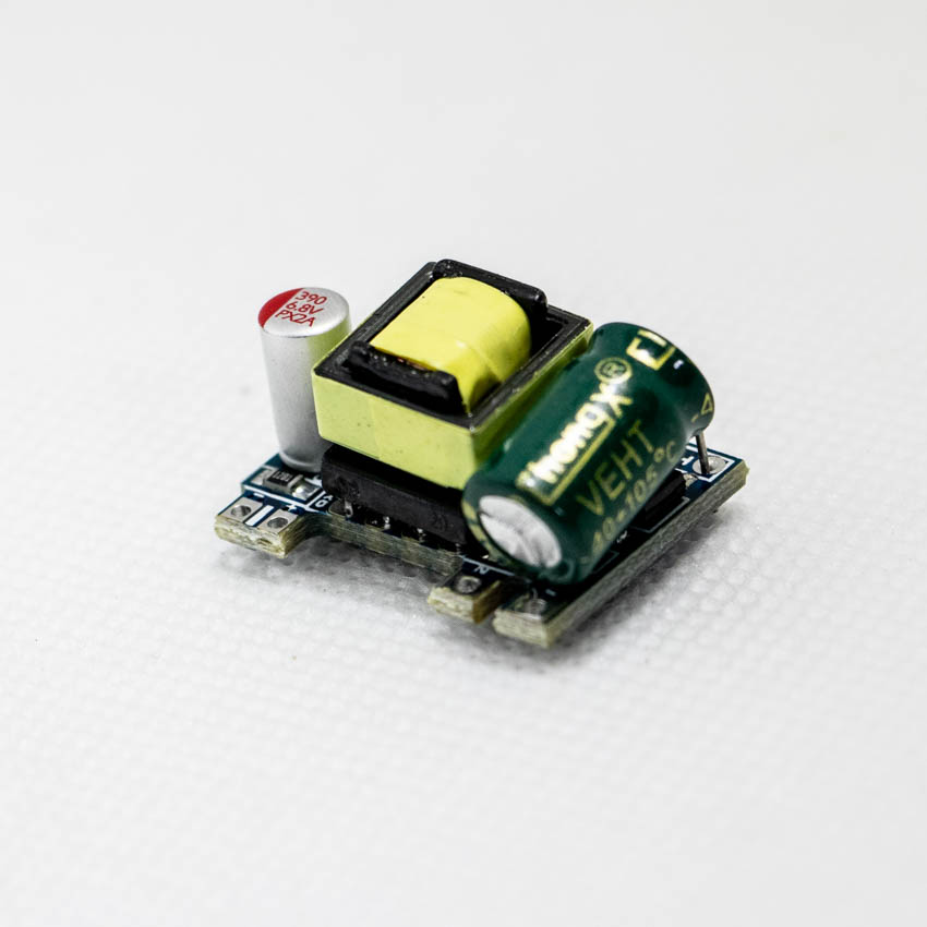 220VAC to 5VDC 700mA AC-DC Converter Module (แบบแนวตั้ง)