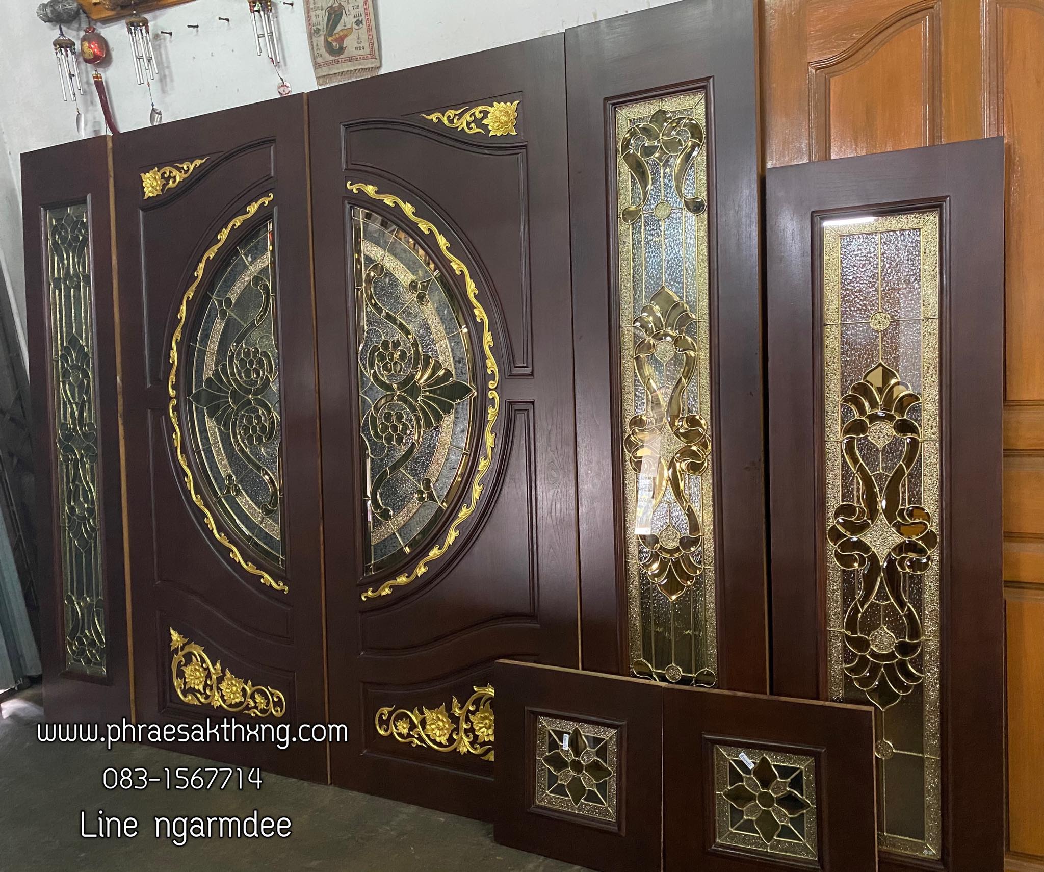 ประตูไม้สักกระจกนิรภัย