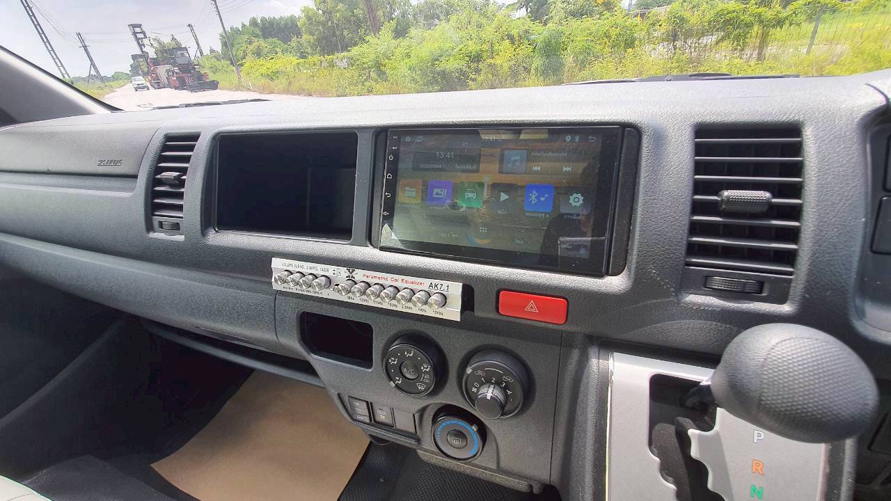 TOYOTA COMMUTER 3.0 A/T 2016