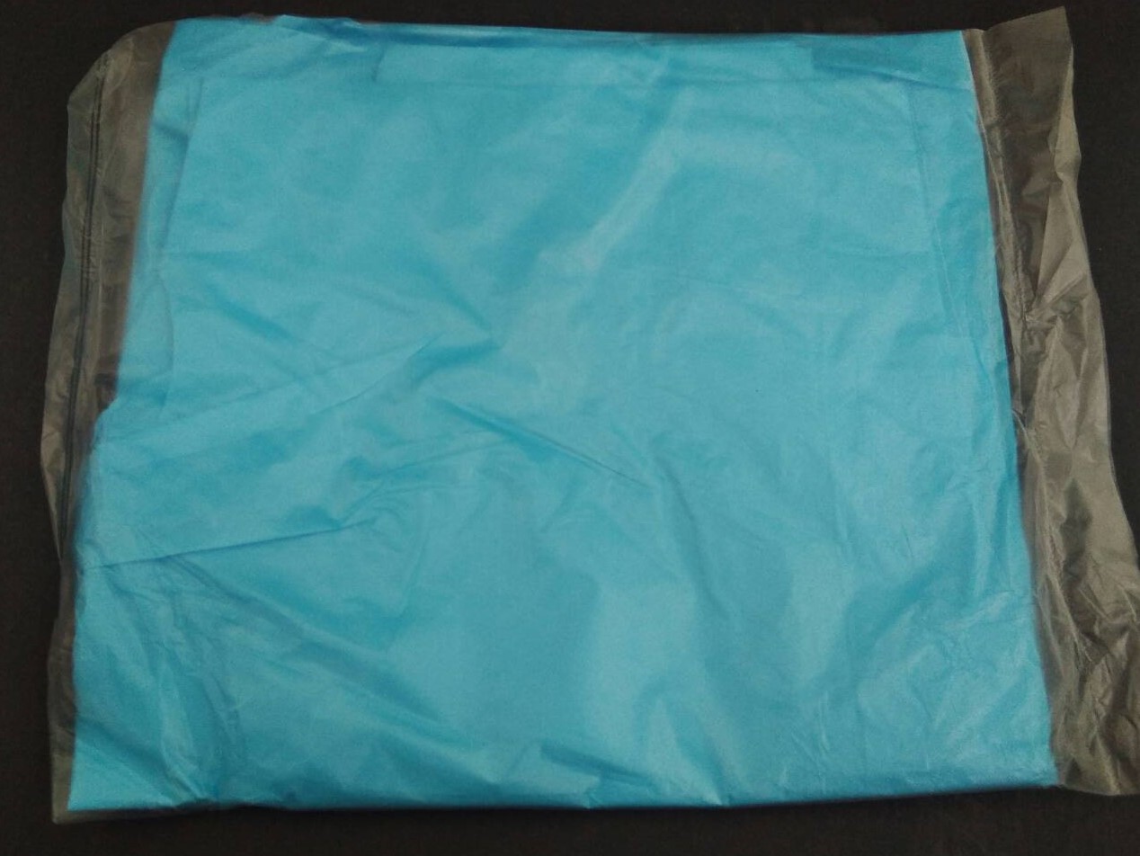 เสื้อกาวน์กันน้ำ พลาสติกสีฟ้า Isolation gown PE (10 ลัง 1000 ชิ้น)