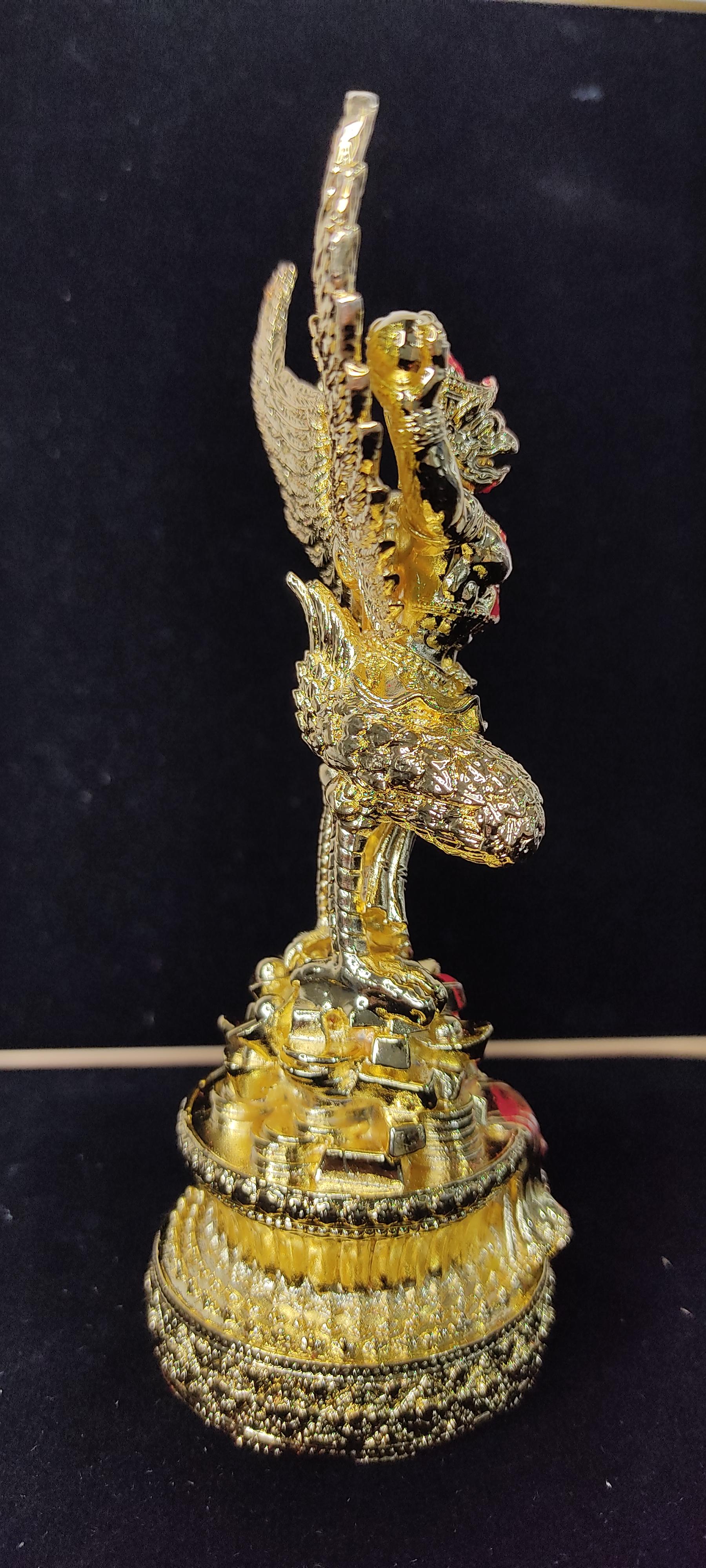 พญาครุฑรุ่นเหยียบเงินเหยียบทอง ขนาด 5.5 นิ้ว