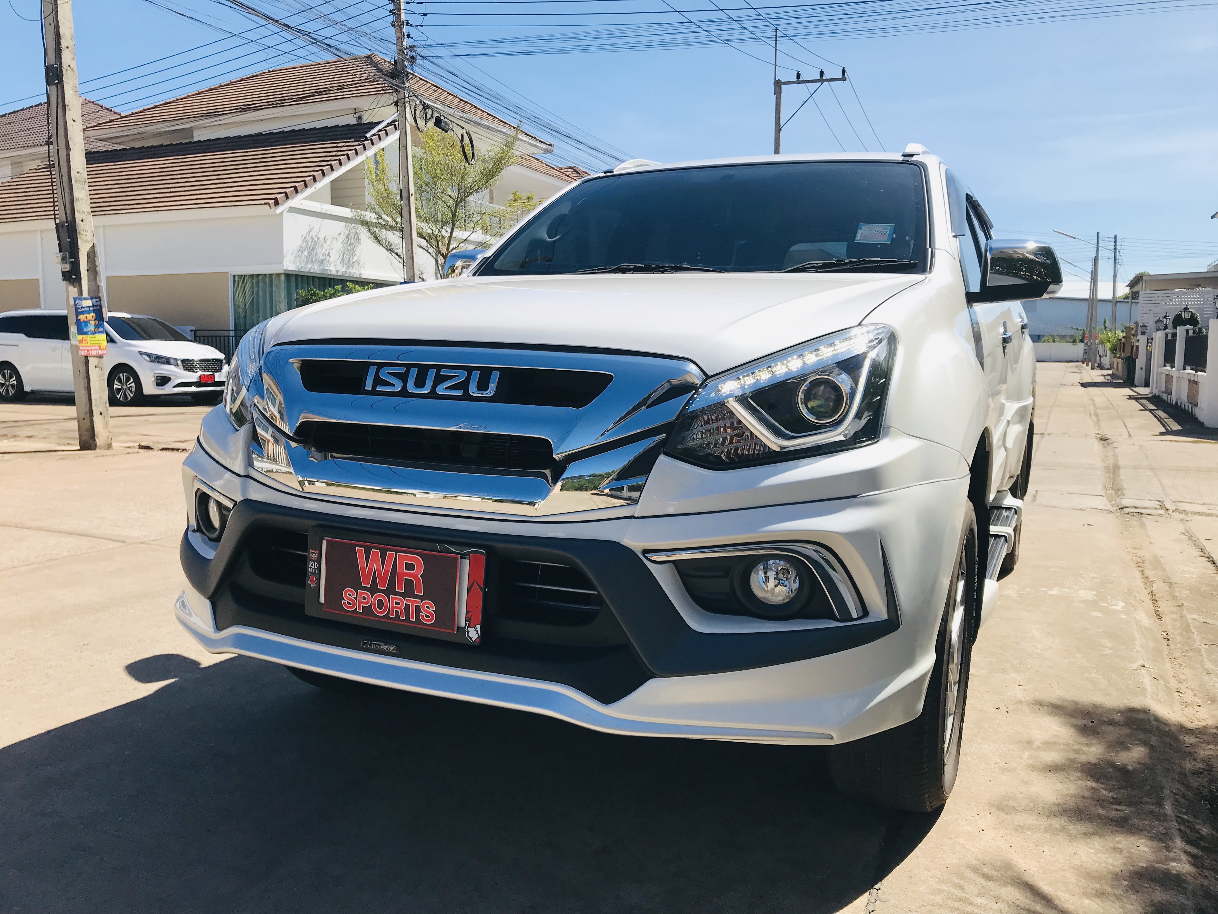 ชุดแต่งรอบคัน ISUZU - MU-X 2017 ทรง Amotriz