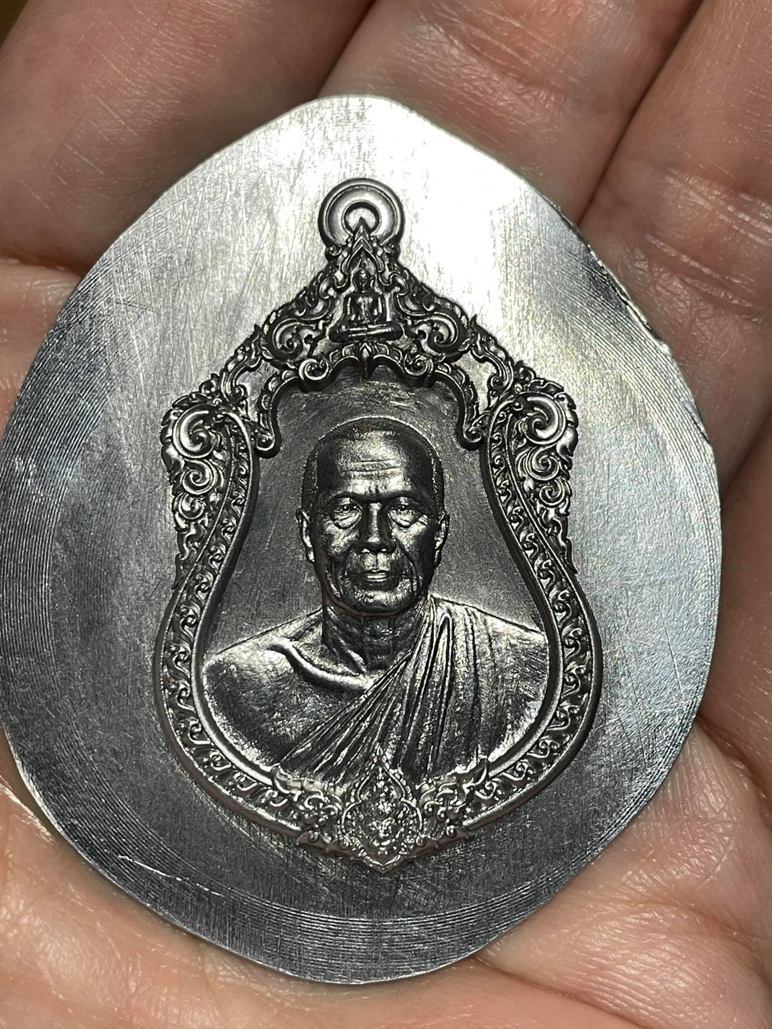 เจ้าสัวพันล้าน หลวงพ่อทอง วัดบ้านไร่