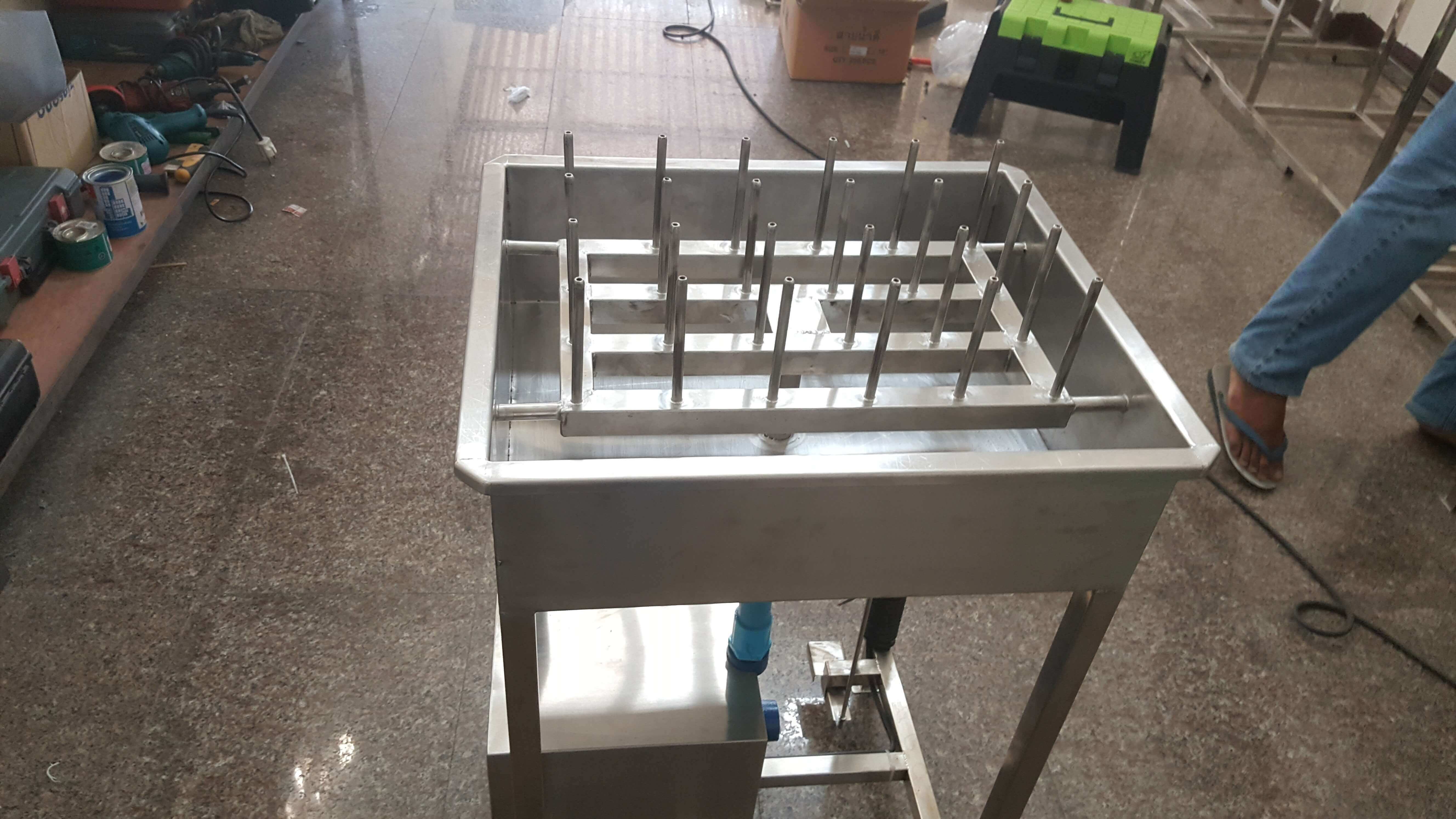 เครื่องล้างขวด12หัวมีปั๊ม