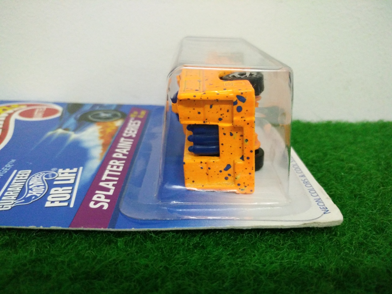 Hot Wheels Neon Colors & Cool Stereo System; Splatter Paint Series #1 of 4 (Rescue Ranger)