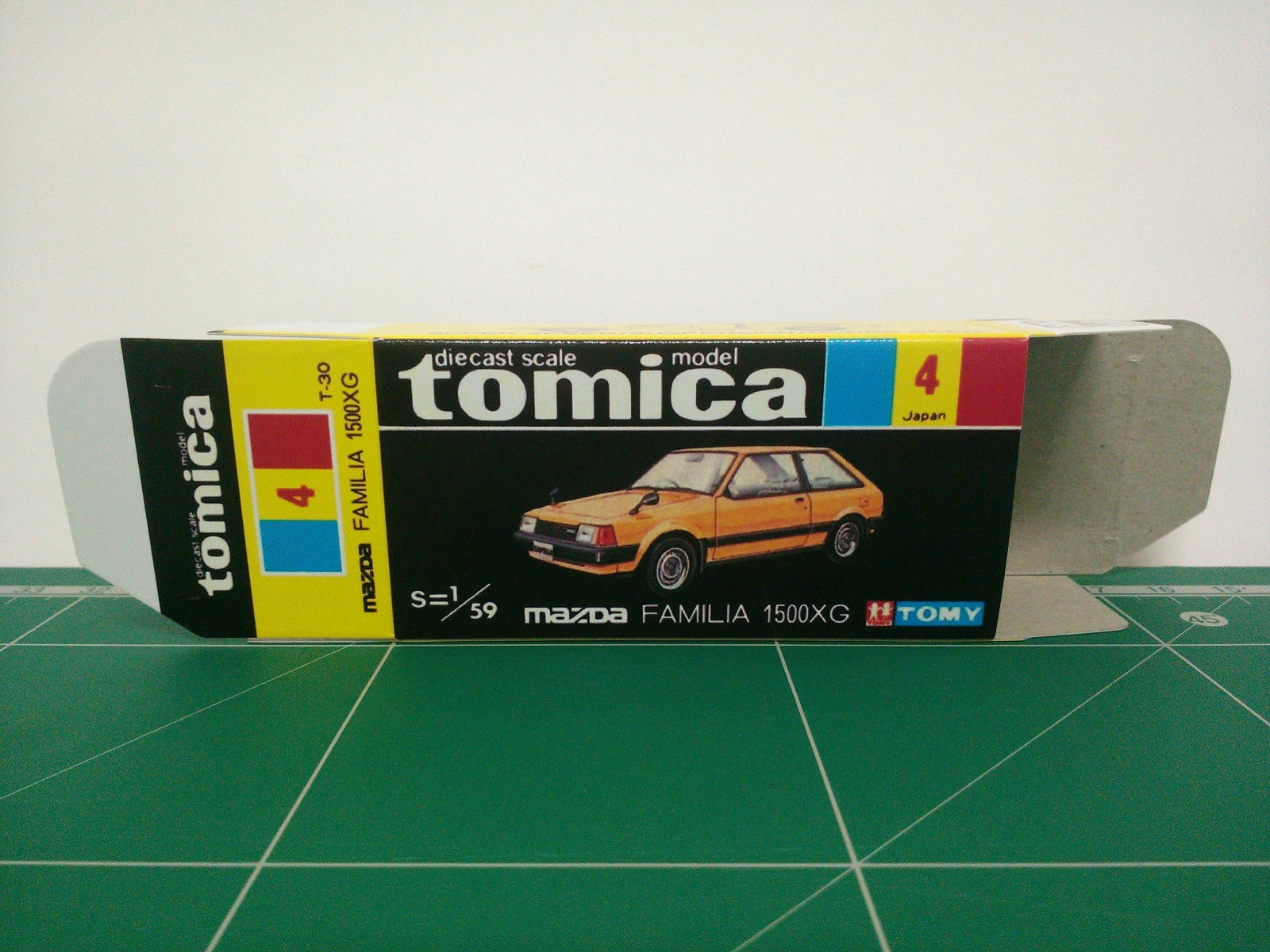 กล่องพิมพ์ Reproduction Box สำหรับ Tomica Black Box No.4 Mazda Familia 1500XG (กล่องเปล่า, ไม่มีรถ)