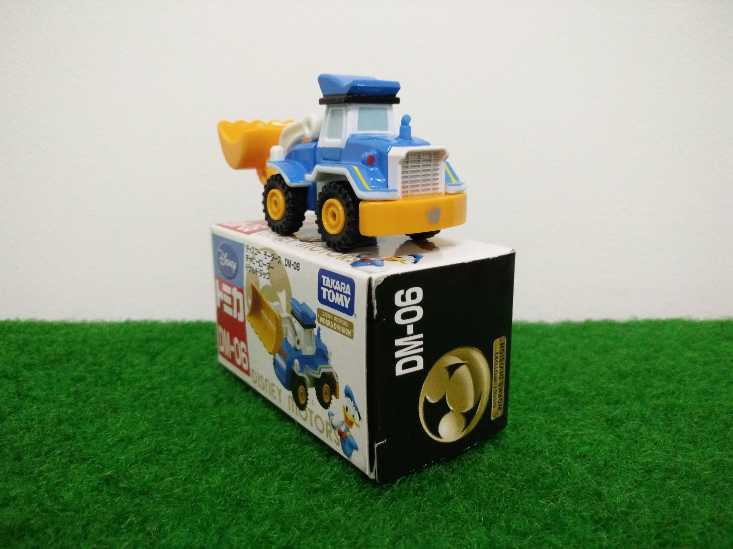 Tomica Disney Motors No. DM-06 "Chubby Loader"