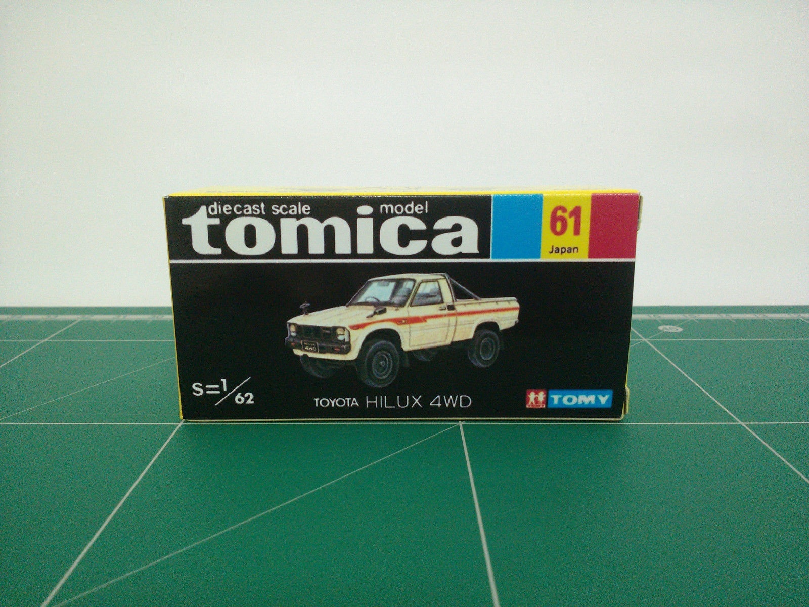 กล่องพิมพ์ Reproduction Box สำหรับ Tomica Black Box No.61 Toyota Hilux 4WD (กล่องเปล่า, ไม่มีรถ)