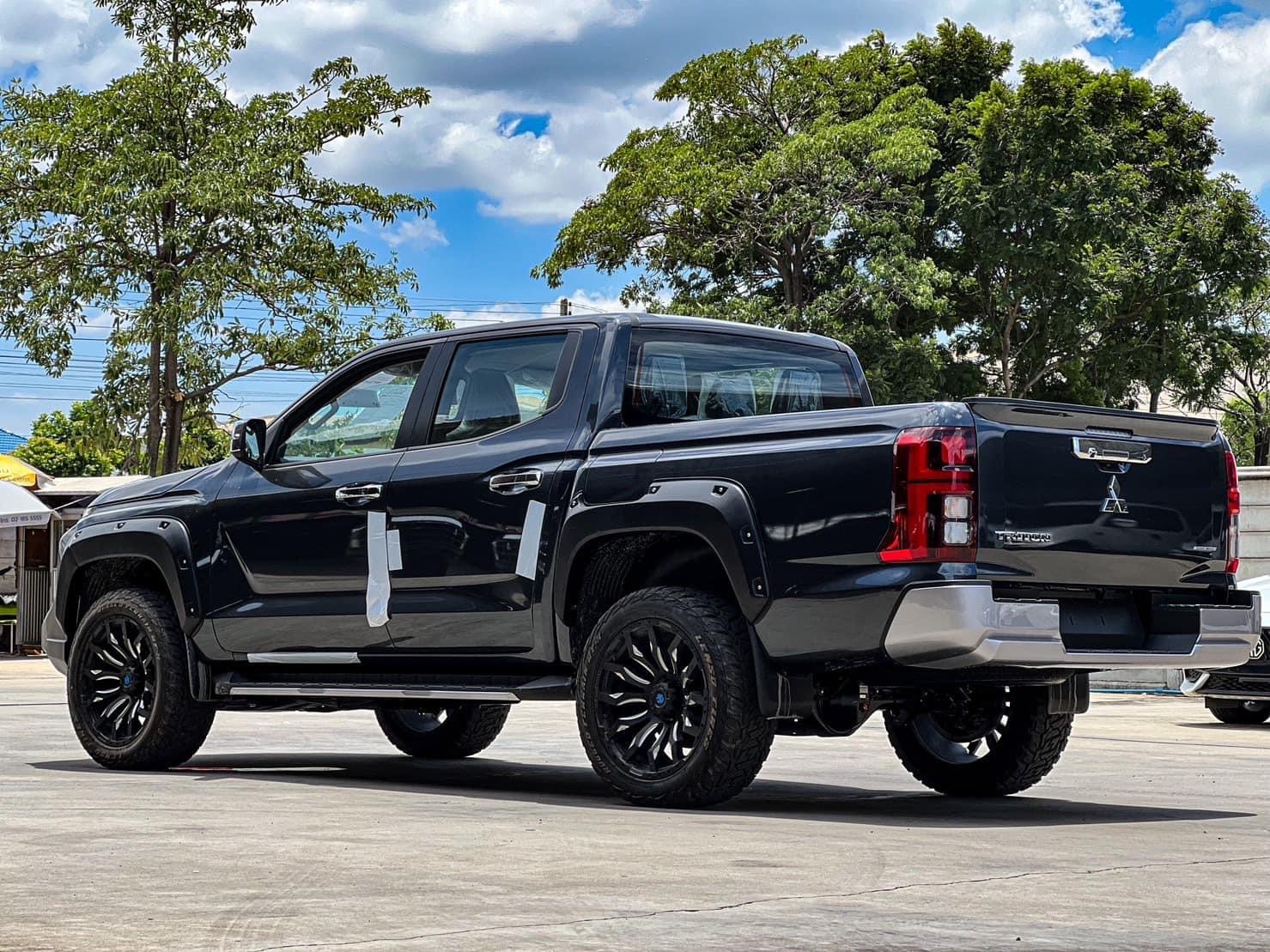 ชุดแต่ง Triton 2023