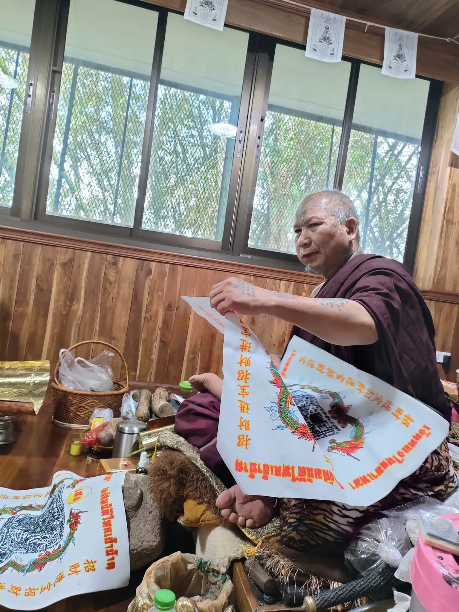 ผ้ายันต์พ่อปู่แม่ย่าพญามังกร หลวงปู่อุดมทรัพย์(พร้อมส่ง)