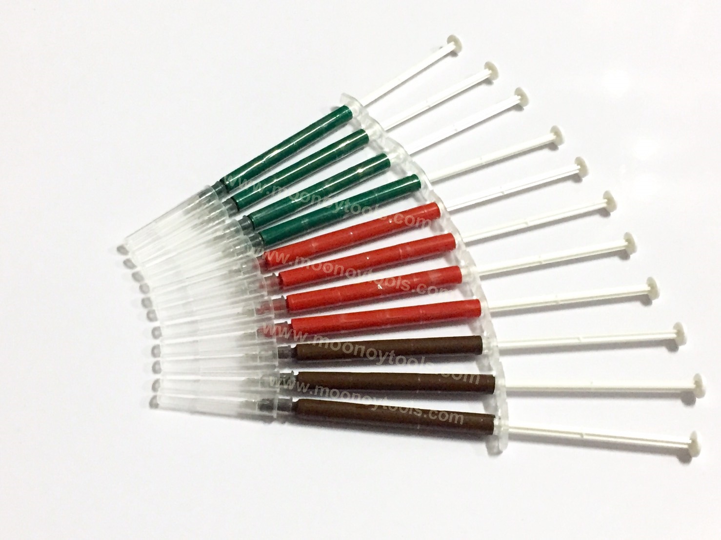 น้ำยากันช๊อต สีแดง สีน้ำตาล สีเขียว อันละ 150 บาท