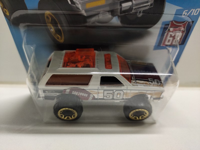 Hot Wheels HW Sports: Chevy Blazer 4x4 # 6/10