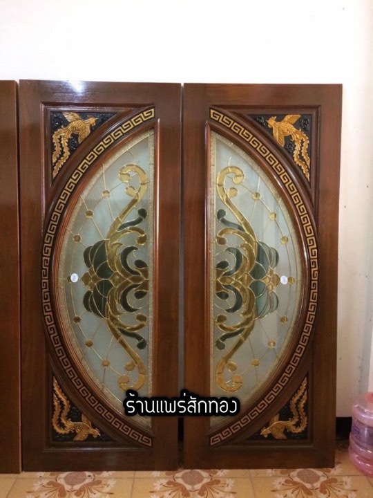 ประตูไม้สักกระจกนิรภัยบานคู่