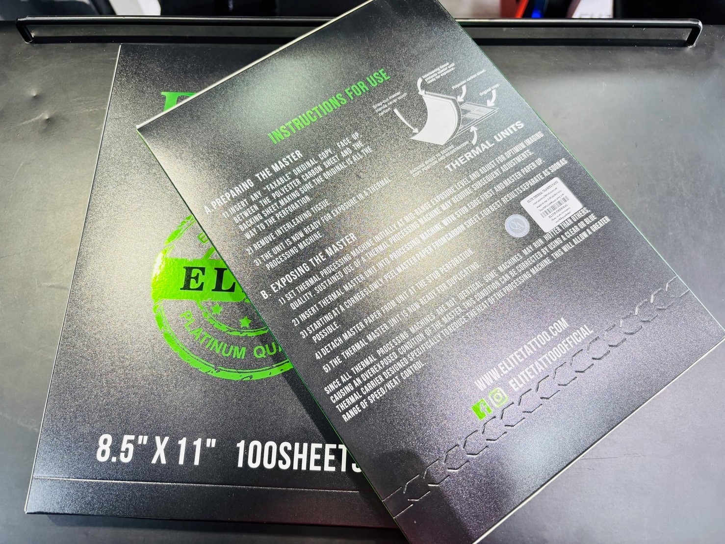 ELITE กระดาษลอกลาย ELITE THERMAL TRANSFER PAPER - BOX OF 100 SHEETS Size : 8.5"X11"กระดาษลอกลายแบบฟิล์มใช้กับเครื่องปริ์นเตอร์