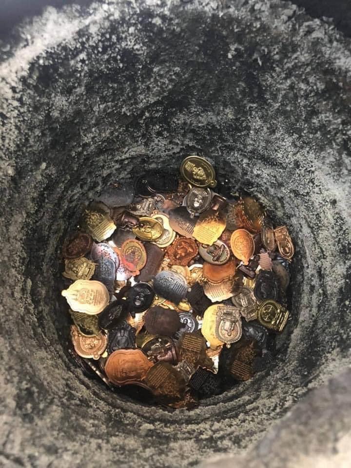 วัตถุมงคลหลวงพ่อพัฒน์ วัดห้วยด้วน รุ่นไตรมาส ๖๓ ยกลัง