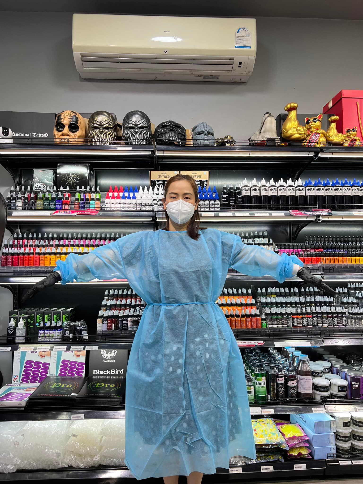 EZ ผ้ากันเปื้อน EZ สีฟ้า Tattoo Waterproof Apron แบบใช้แล้วทิ้ง