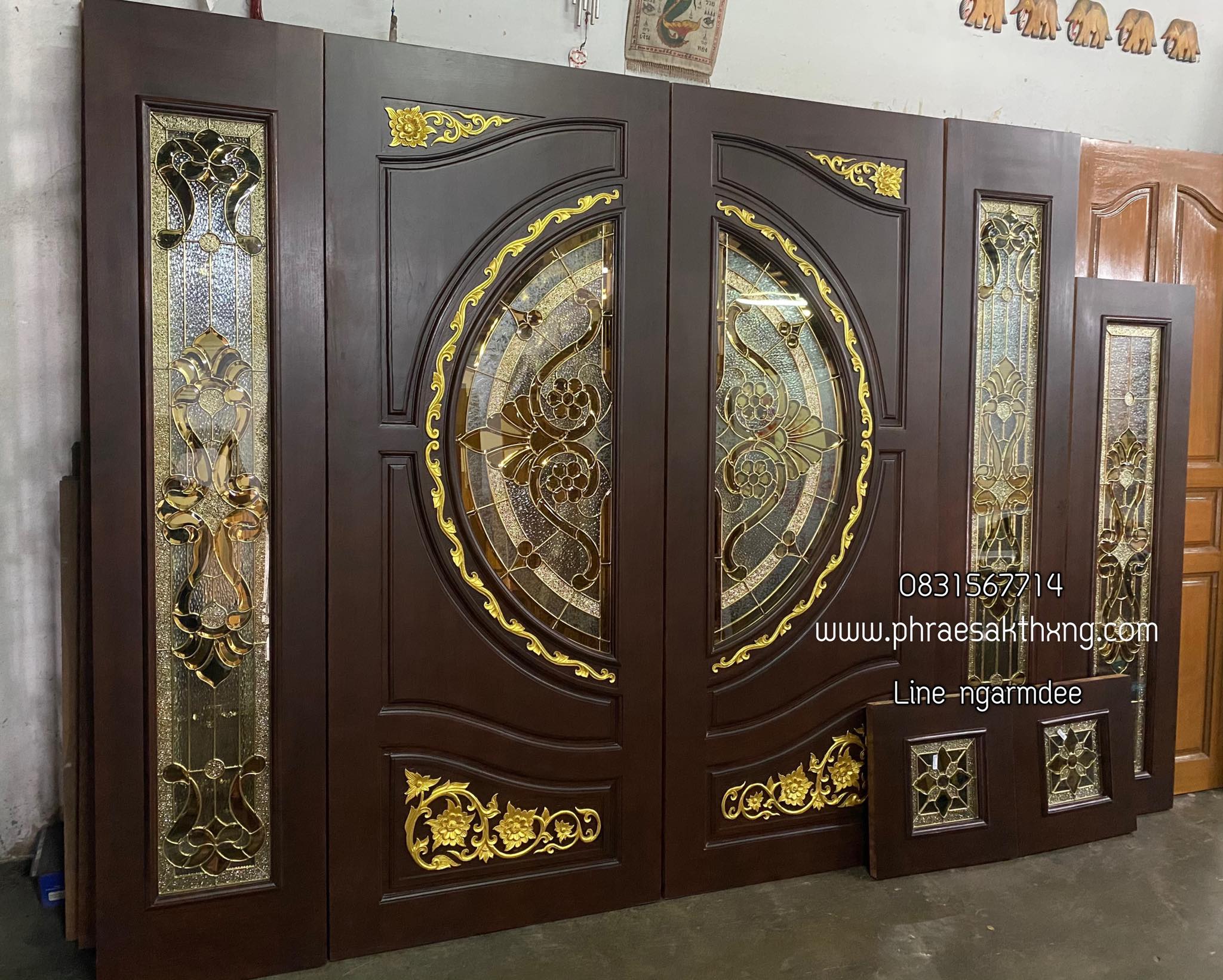 ประตูไม้สัก