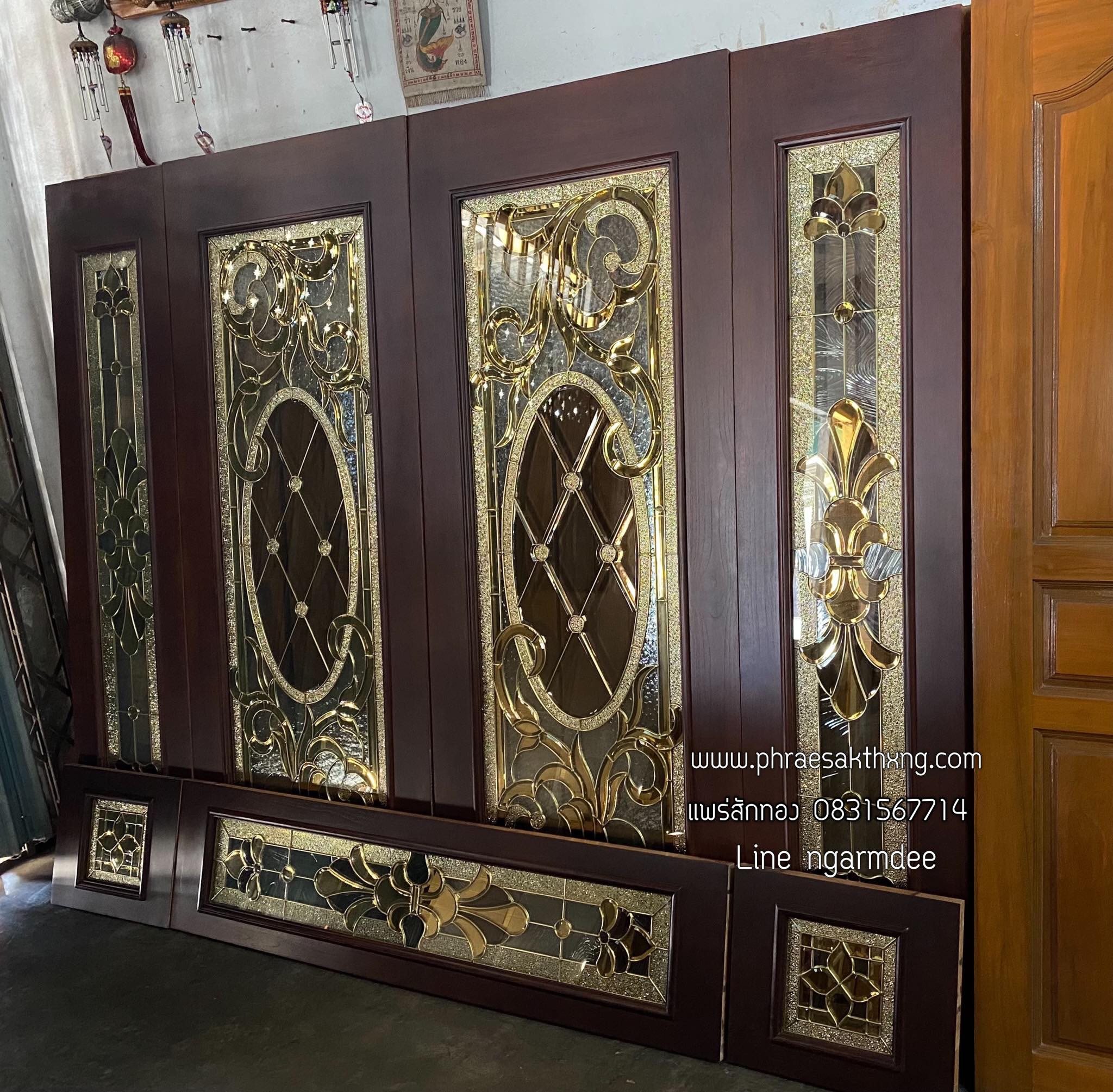 ประตูไม้สักกระจกนิรภัย