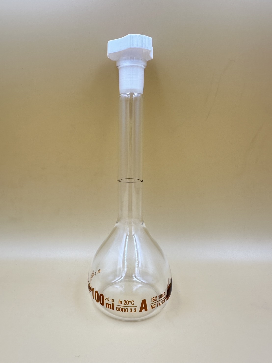 ขวดปรับปริมาตร 100 ml Volumetric Flask "Medilab"