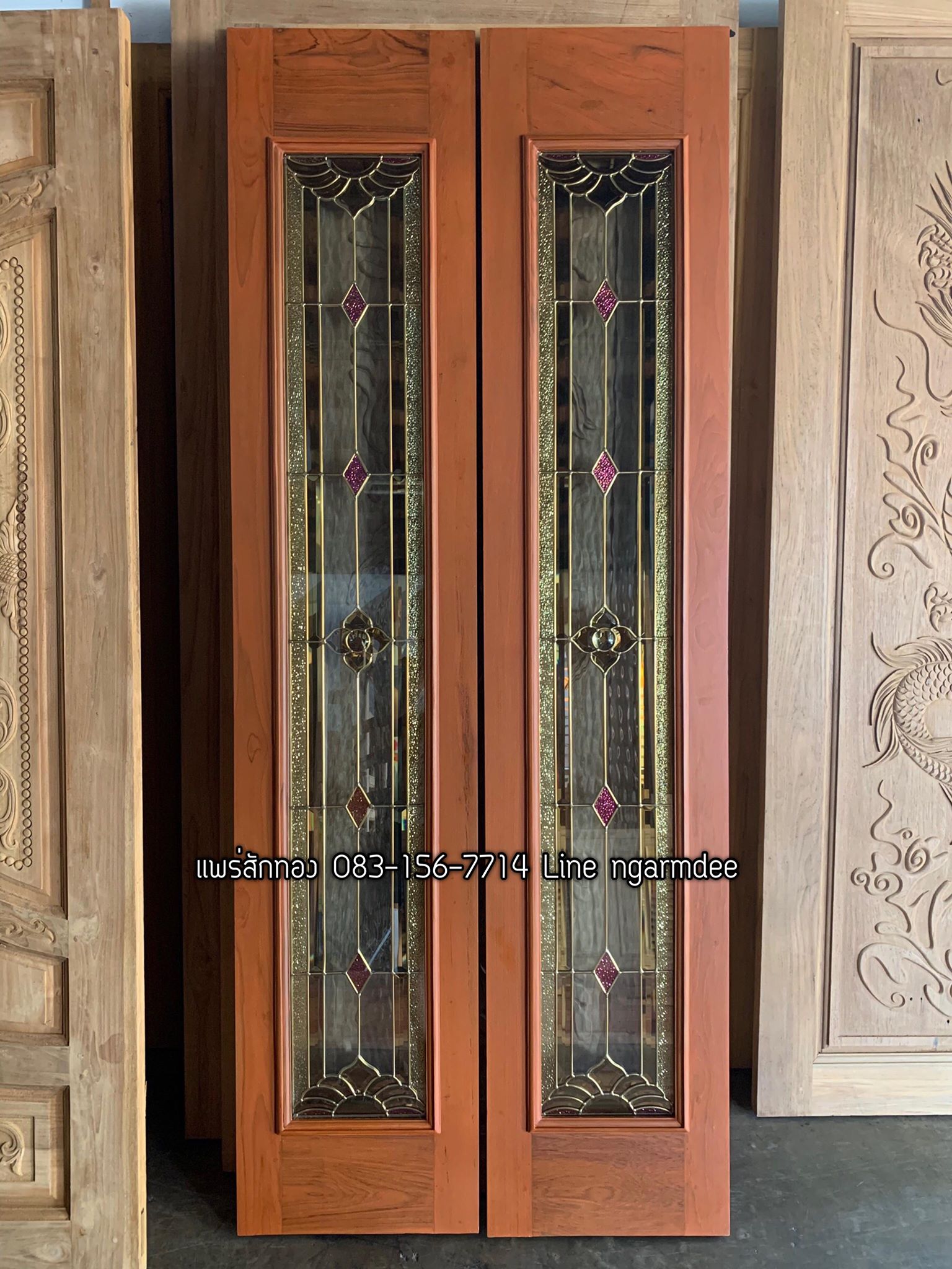 ช่องแสงข้างไม้สักกระจกนิรภัย