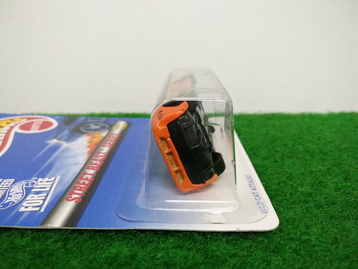 Hot Wheels Jaguar XJ220; Street Beast Series #2 of 4