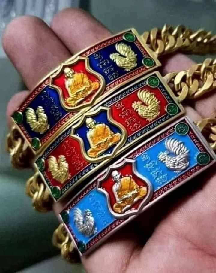 เลสเต็มองค์ รุ่นพันล้าน หนัก 4 บาท หลวงพ่อพัฒน์ ลุ้นเนื้อ