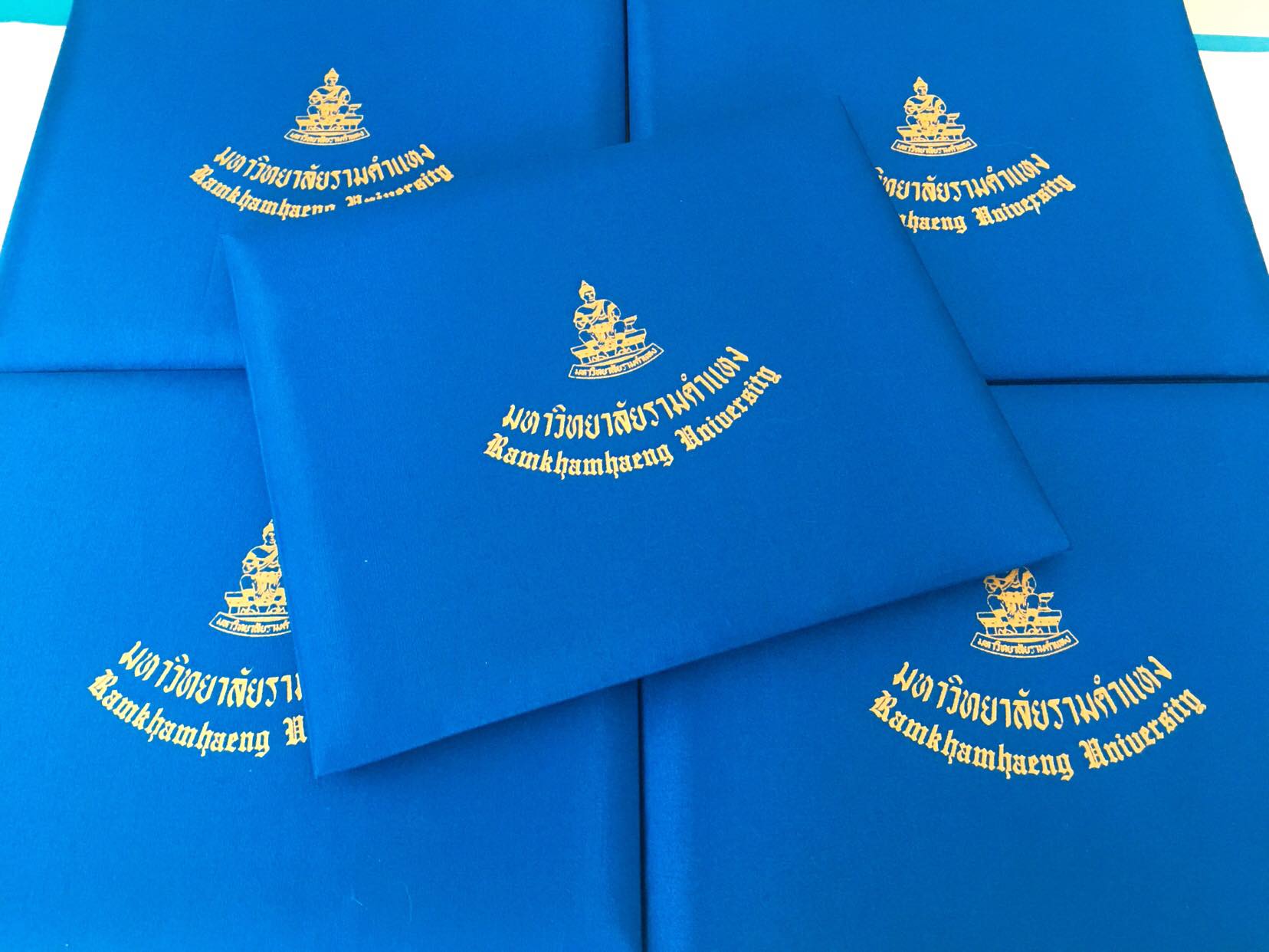ปกผ้าไหมใส่ใบปริญญาบัตร (ผ้าไหมเทียม สีน้ำเงิน )