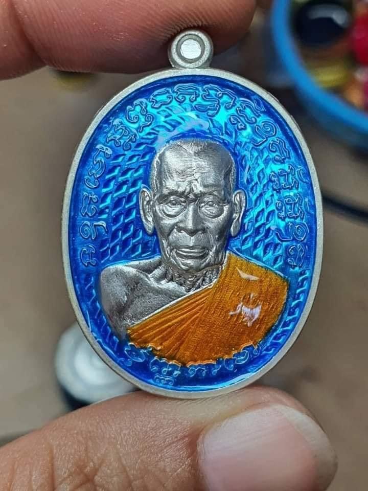 รุ่น เจริญพรกลาง สังฆาฏิ (ป๋อง สุพรรณ) ยกลัง