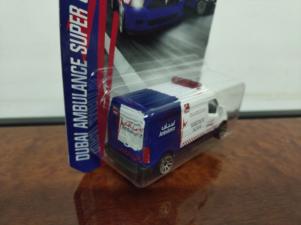 Majorette Dubai Ambulance super cars รถตู้