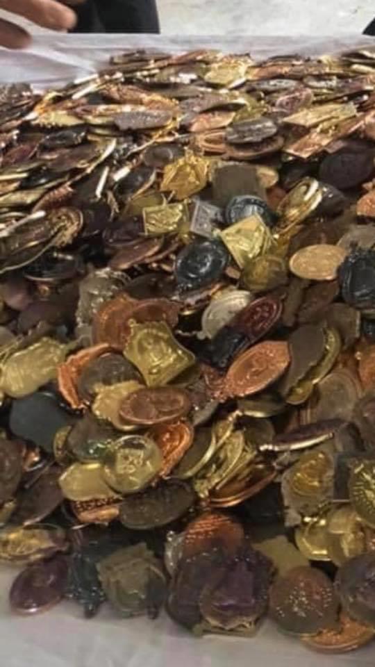 วัตถุมงคลหลวงพ่อพัฒน์ วัดห้วยด้วน รุ่นไตรมาส ๖๓ ยกลัง