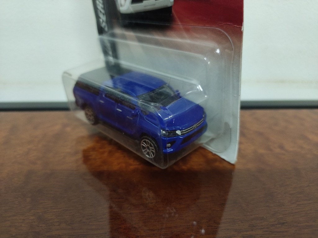Majorette Pickup Series 3 Hilux Revo สีน้ำเงิน