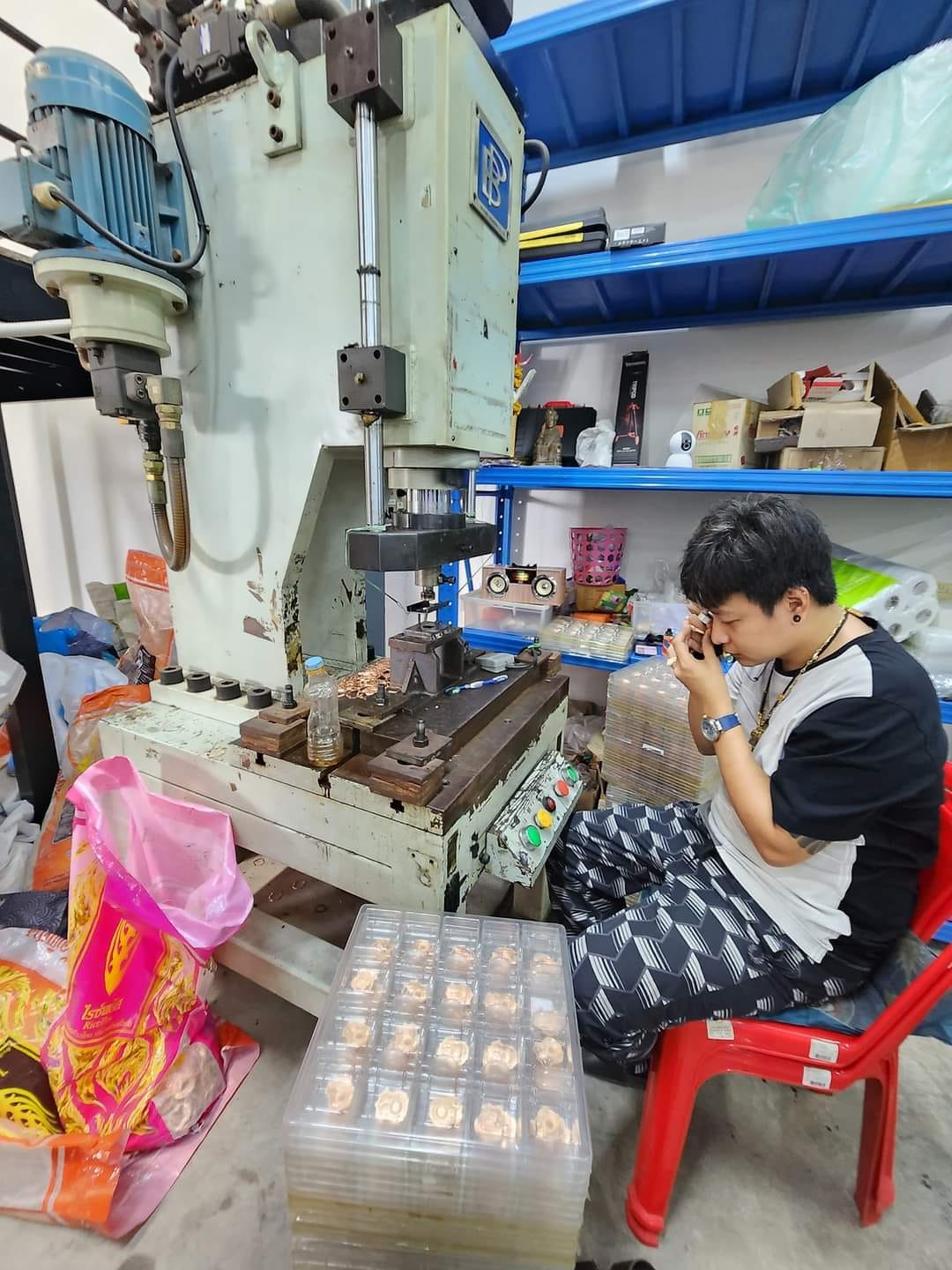 พรพระพรหม168 วัตถุมงคล เนื้อทองแดง/ทองทิพย์ พิมพ์ กลม/ใข่(มีพร้อมส่ง)