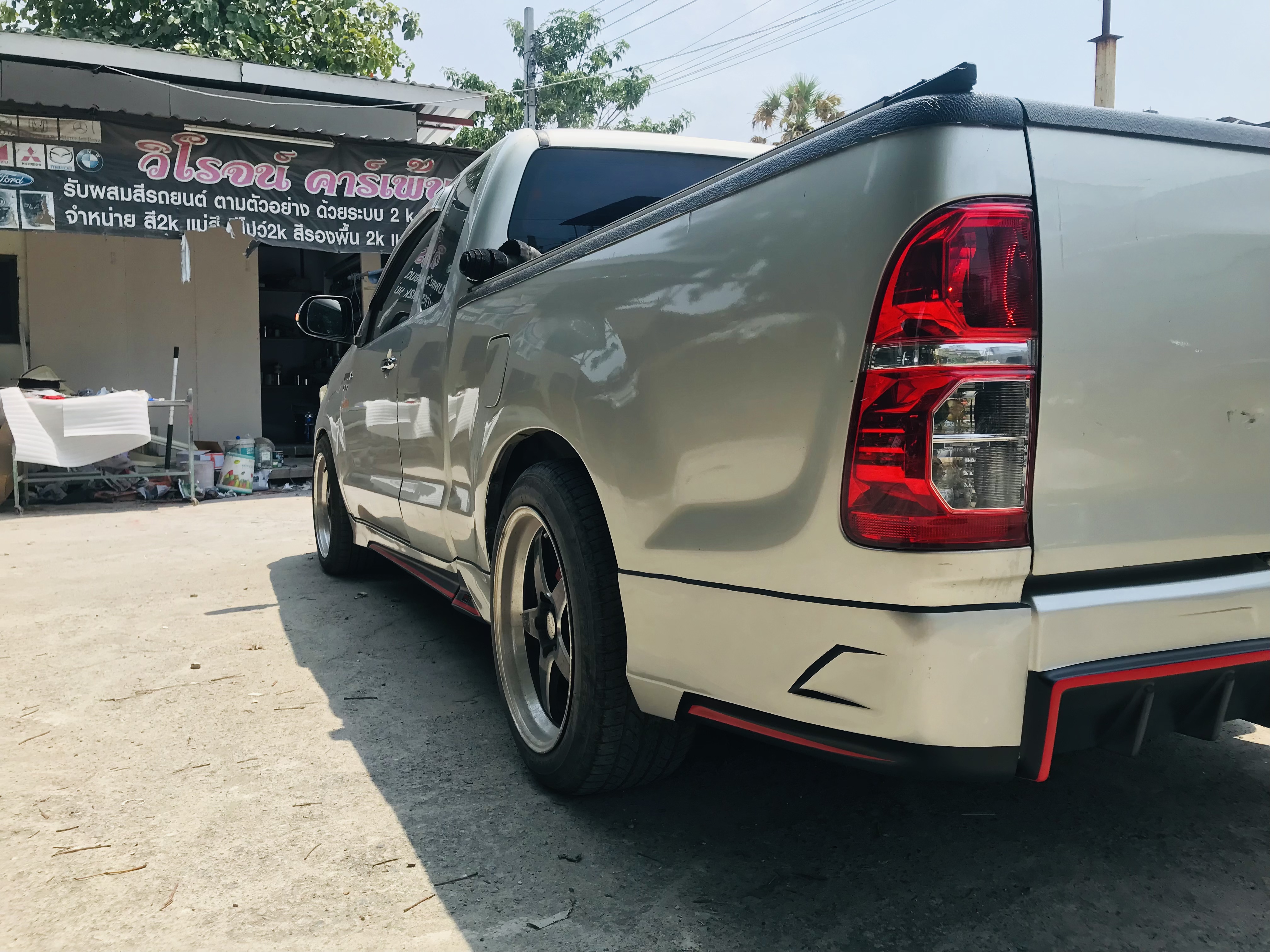 ชุดแต่งรอบคัน Vigo. Champ