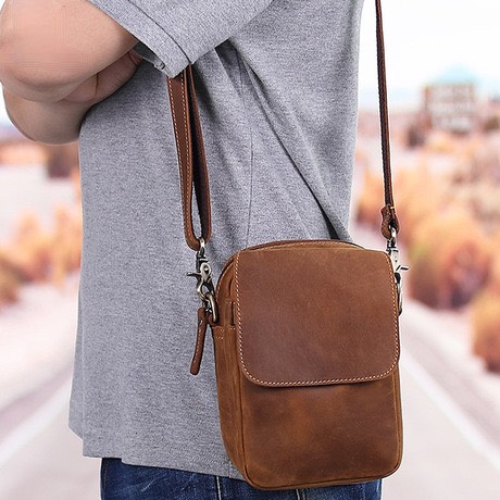 For You Leather LB47 กระเป๋าสะพายข้างผู้ชาย หนังแท้ ใบเล็ก กระเป๋าคาดเอว ร้อยเข็มขัด ค้องหูกางเกง (น้ำตาล) LB47