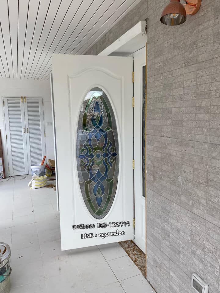 ประตูไม้สัก