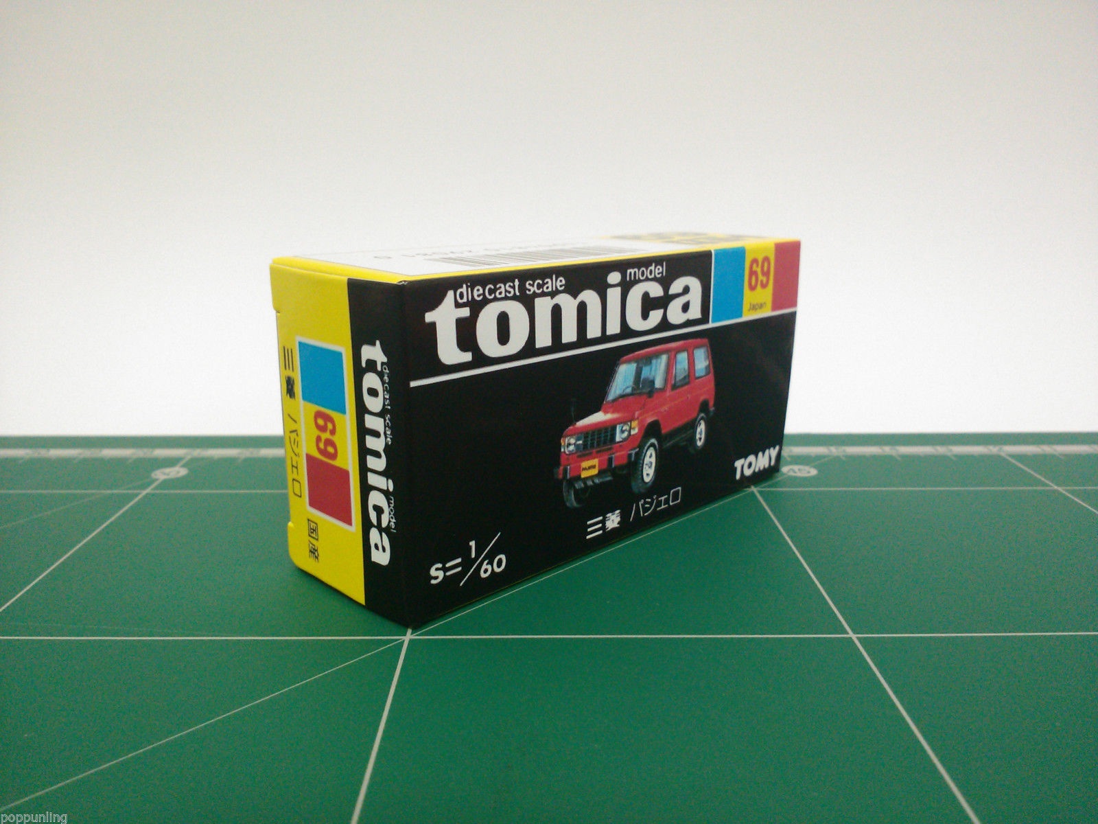 กล่องพิมพ์ Reproduction Box สำหรับ Tomica Black Box No.69 Mitsubishi Pajero (กล่องเปล่า, ไม่มีรถ)