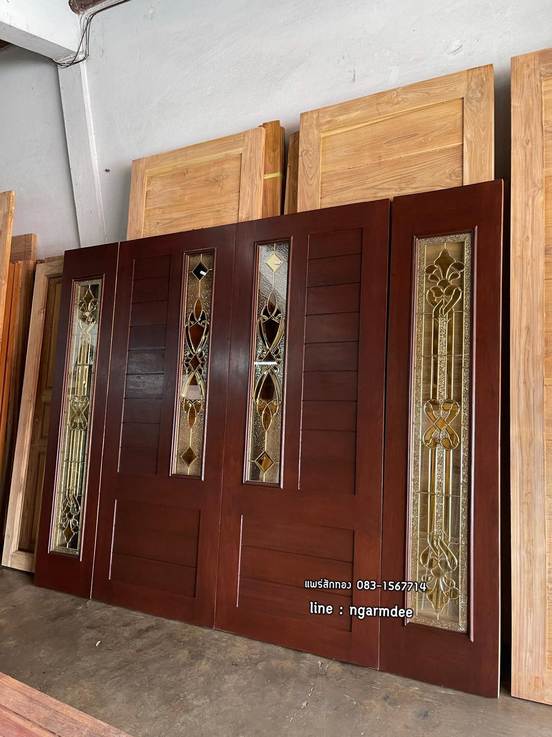 ประตูไม้สักกระจกนิรภัย